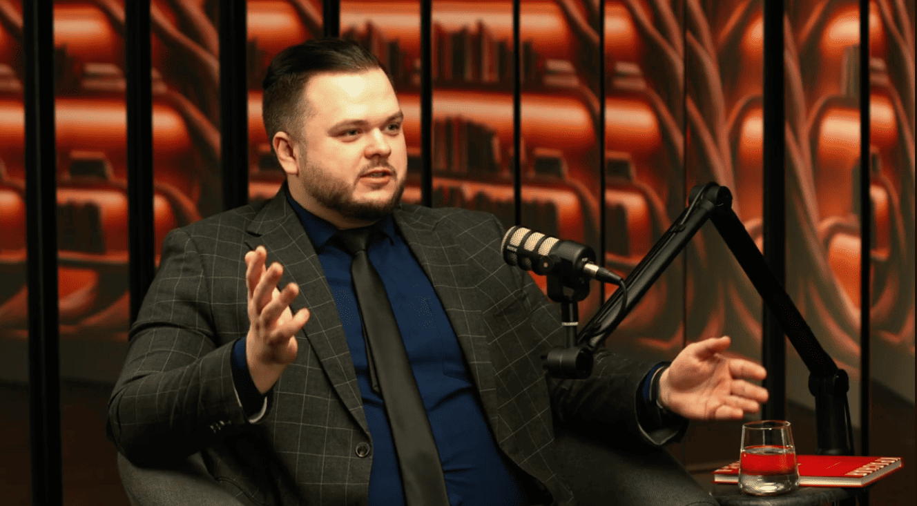 5 Евгений Капьев интервью ЭКСМО 2026 год.png
